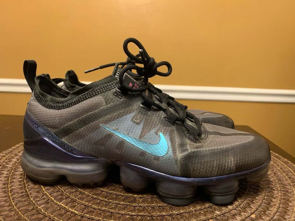 Nike Air VaporMax 2019 Throwback Future Black Laser Fuchsia Size 6Y